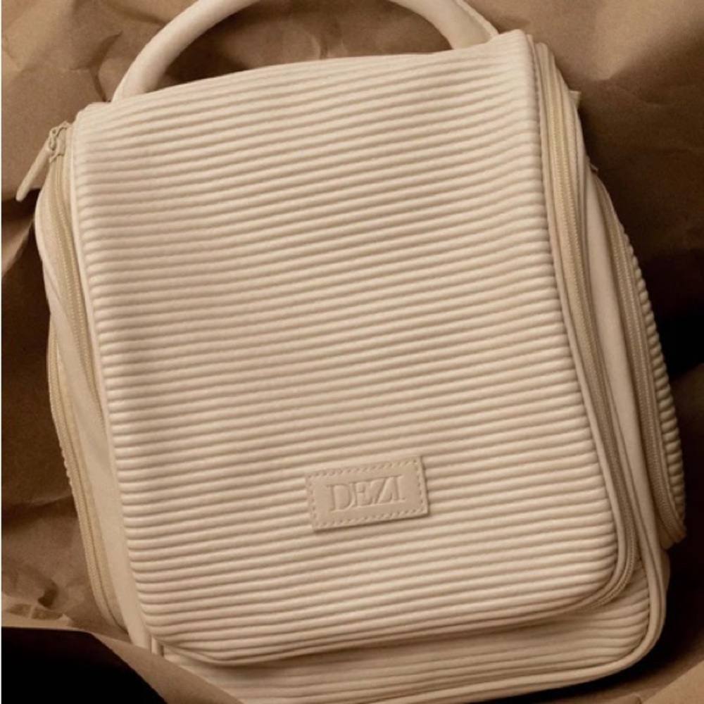 DEZI Cream PACK IT ALL Multi-Purpose Hanging Travel Bag